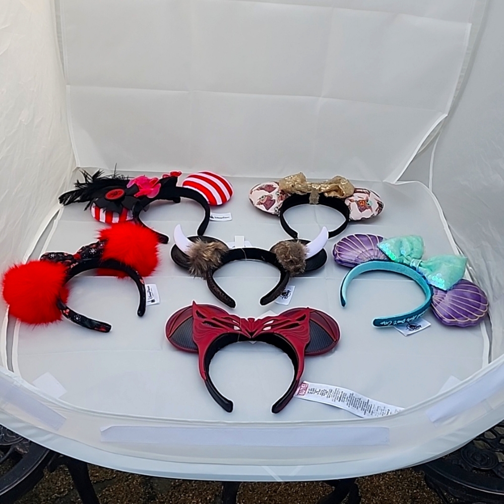 WDW- Disney Parks - Set of 6 Minnie ears- retired styles